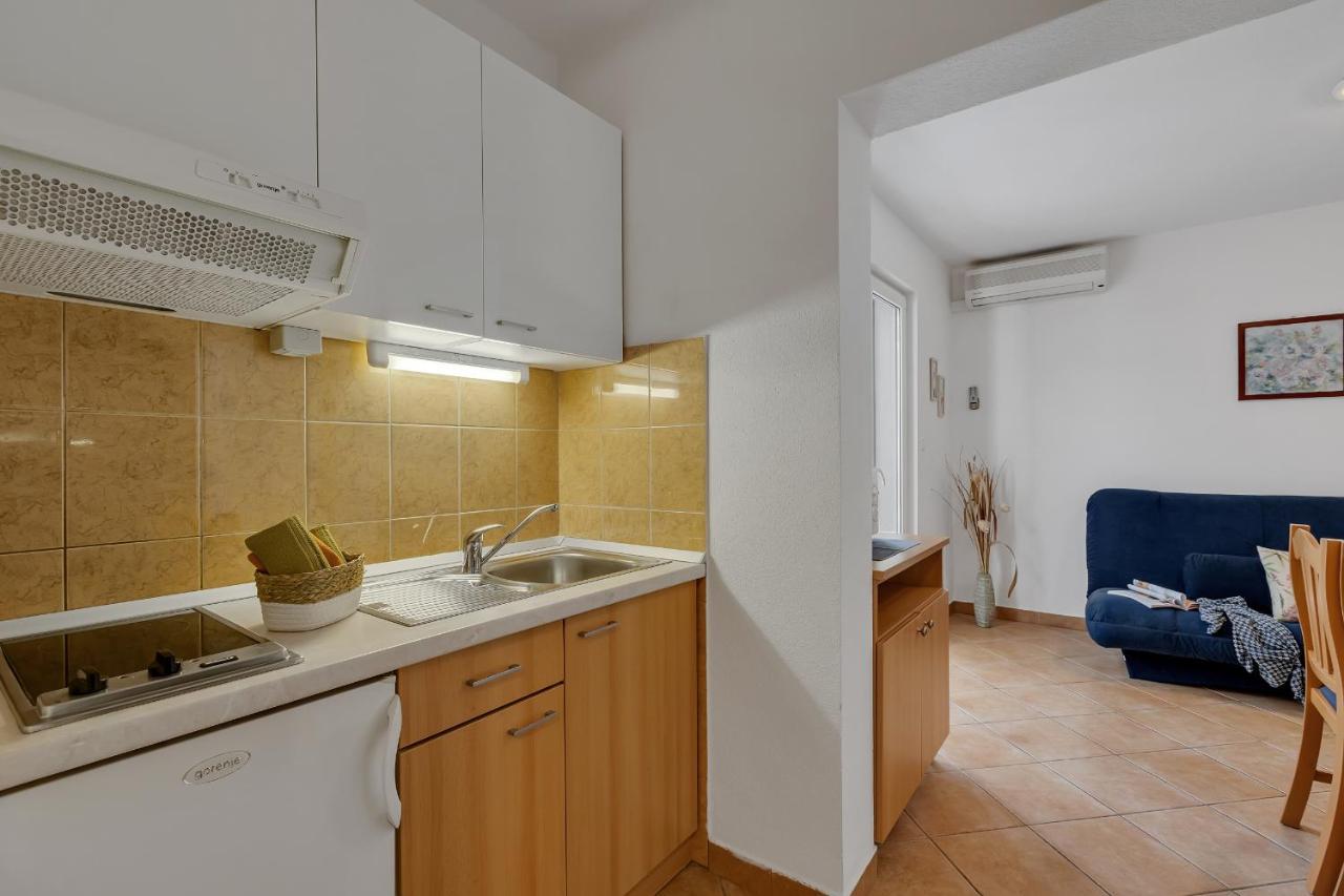 Apartments Vranjes Brela Exterior photo
